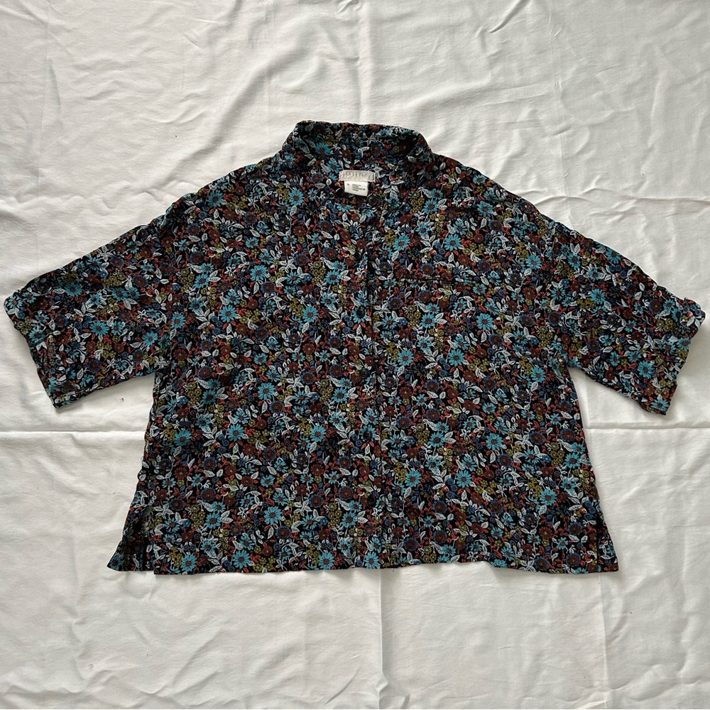 Cooperative Cropped Blue and Black Mini-Floral Print Button-Up Shirt, Size S